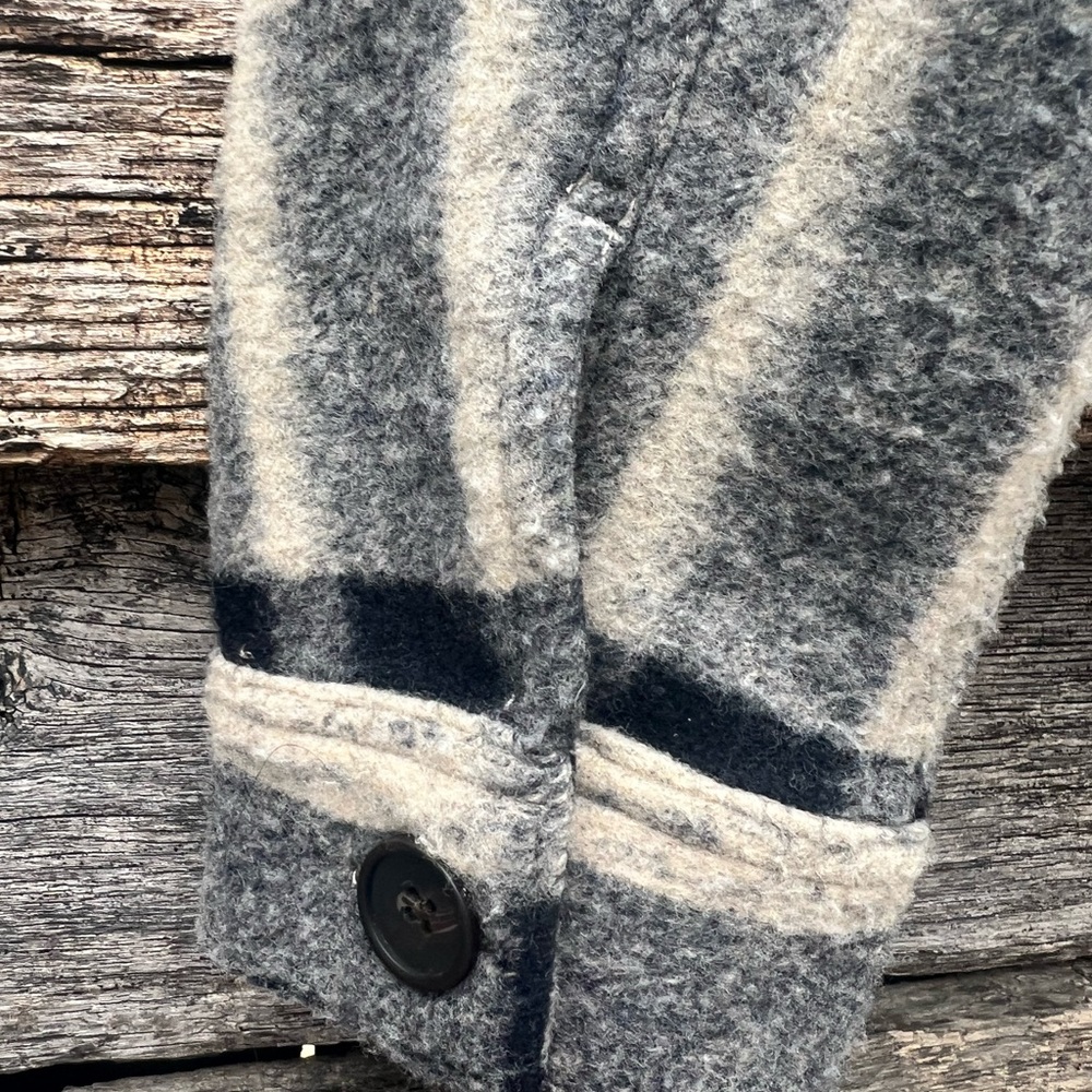 Rails Steffi plaid trucker jacket worn once - Picture 4 of 6